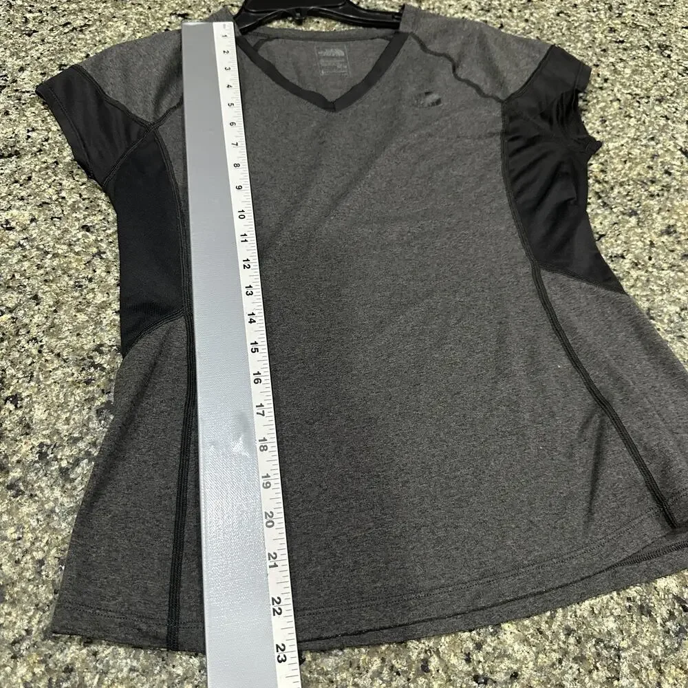 North Face Shirt Size M Gray Black Flash Dry V Neck Outdoor Gorpcore Hiking Camp - Picture 4 of 5
